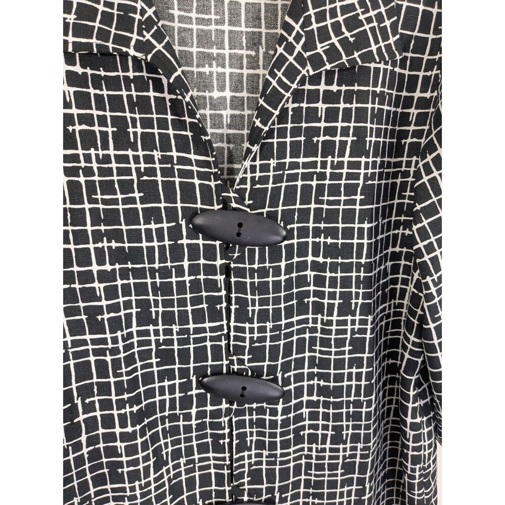 Caroline Rose Large Button Loop Over Shirt Black White Geometric Art to Wear 1X - Picture 3 of 7